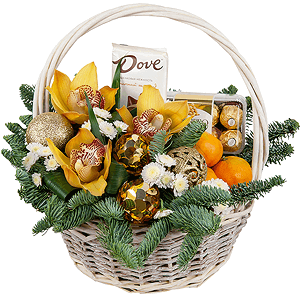 Orchid bud yellow/brown Cymbidium - 5, Athos poms Stallion - 3, Oasis, Flask for orchids, Aspidistra (1 pc.), Tangerine, 1 pc., Candies 