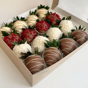 Chocolate covered strawberries "Luxury of Taste" with delivery Yaroslavl