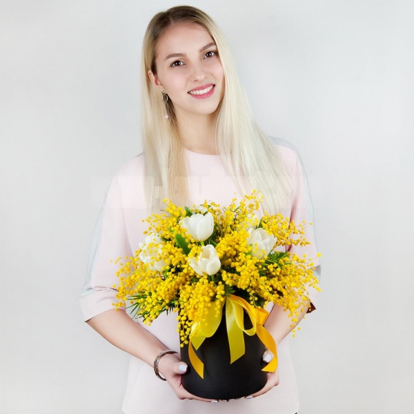 Mimosa - 4, Tulip white - 13, Round flower box small , Oasis, Film, Ribbon