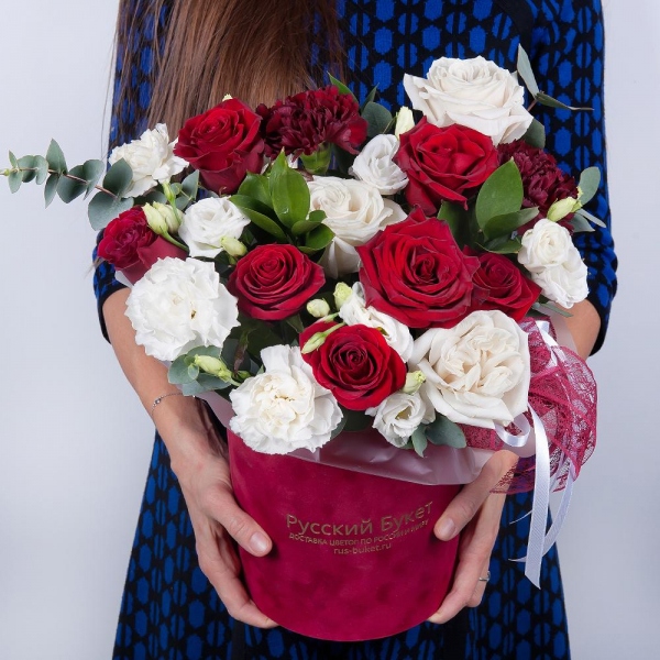 Carnation red - 4, Red rose 50 cm - 10, White rose 50 cm - 5, lisianthus - 3, Carnation white, cream - 5, Round flower box small , Oasis, Eucalyptus Cinerea, Ruscus, Ribbon
