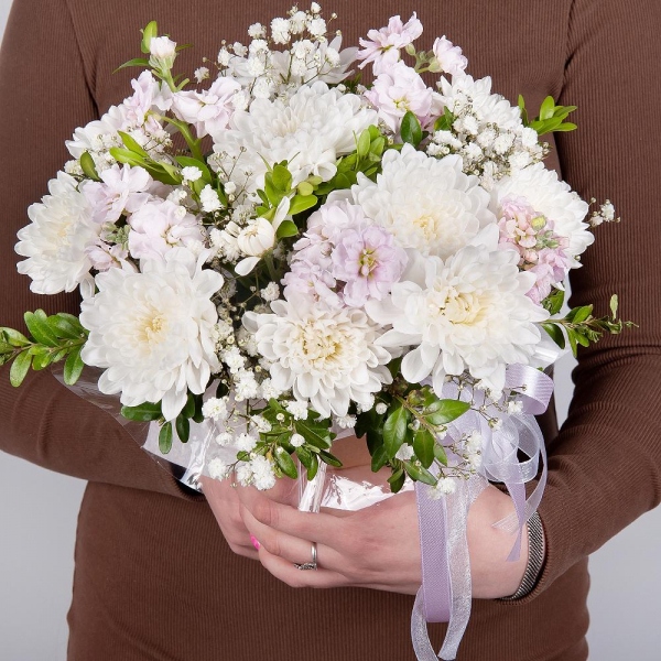 Baltica White Spray Chrysanthemum - 1, Gypsophila - 4, Matthiola Lilac - 2, Cardboard pot (cup), Oasis, Pistachio, Wrapping Paper