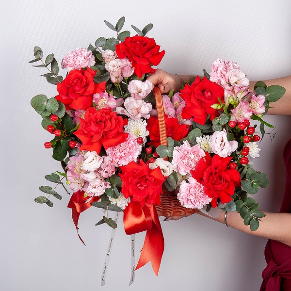 Red rose Nina 50 cm - 11, Pink Lisianthus (Eustoma) - 3, Baltica White Spray Chrysanthemum - 1, Pink carnation - 9, Alstromeria white, soft pink - 8, Small Basket, Oasis, Hypericum, Eucalyptus, Ribbon
