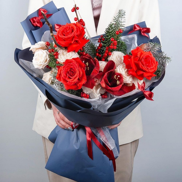 Red rose Nina 50 cm - 3, Red amaryllis - 1, Peony sprayrose - 4, Spruce branches (1pc.), Artificial branch, Ilex, Wrapping Paper