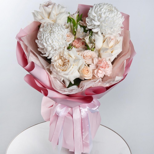 Chrysanthemum white Bigoudi - 2, Peony style roses - 3, Carnation white, cream - 9, Baltica White Spray Chrysanthemum - 1, Alstromeria white, soft pink - 6, Peony sprayrose - 3, Wrapping Paper