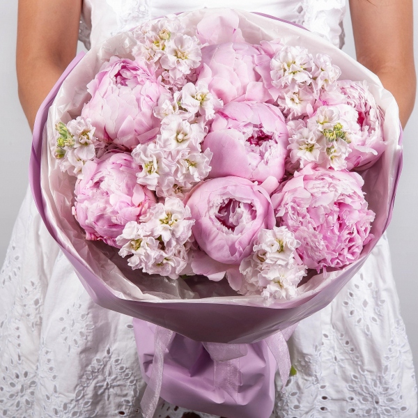 Peony pink - 7, White Matthiola - 18, Wrapping Paper