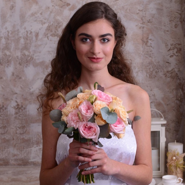 David Austin peonyroses - 9, Spray rose: white, cream, light pink 50 cm - 9, Pink carnation - 4, Eucalyptus Cinerea, Ribbon, Dried flowers decor