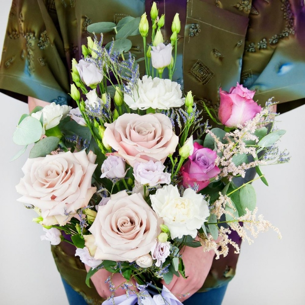 lisianthus - 4, Carnation white, cream - 4, Deep Purple rose - 3, Rose Powder 50 cm Ecuador (Quicksand, Menta) - 4, Limonium (1 pc.), Eucalyptus Cinerea, Ribbon