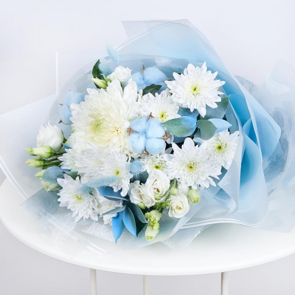 Baltica White Spray Chrysanthemum - 2, Magnum White Chrysanthemum - 3, lisianthus - 2, Cotton bud, Ruscus, Dried flowers decor, Wrapping Paper
