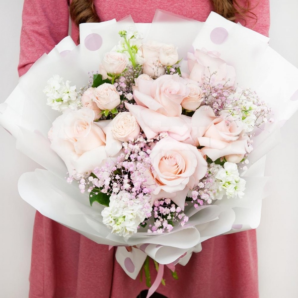 White Matthiola - 7, Spray rose: white, cream, light pink 50 cm - 5, Rose Pink 50 cm Ecuador (Chelo, Hermosa, Novia, Titanik, Engagement, Pink Mondiale) - 9, Colored gypsophila - 3, Wrapping Paper