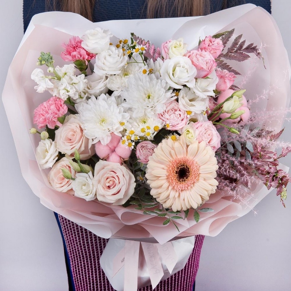 Baltica White Spray Chrysanthemum - 2, Cream gerbera - 3, Peony sprayrose - 3, Chamomile - 1, Pink rose 50 cm - 3, Pink carnation - 3, lisianthus - 2, White Matthiola - 2, Pistachio, Cotton bud, Fern (1 pc.), Dried flowers decor, Wrapping Paper