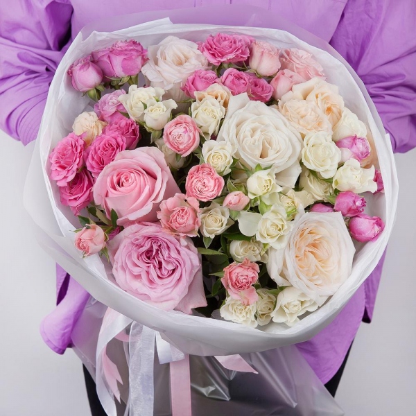 Peony rose pink 'OHara' - 3, White rose 50 cm - 3, Pink rose 50 cm - 3, Spray rose: white, cream, light pink 50 cm - 10, Wrapping Paper