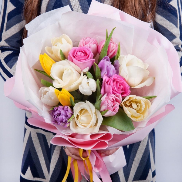 White rose 50 cm - 3, Pink rose 50 cm - 2, Pink tulip - 4, Tulip white - 6, Yellow tulip - 3, Lilac tulip - 3, Wrapping Paper, Ribbon