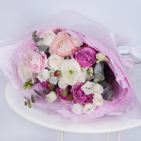 White rose 50 cm - 5, Ranunculus Pink - 2, Spray peony rose Misty Bubbles, 50 cm - 4, lisianthus - 4, Ranunculus White - 1, Eucalyptus Cinerea, Wrapping Paper