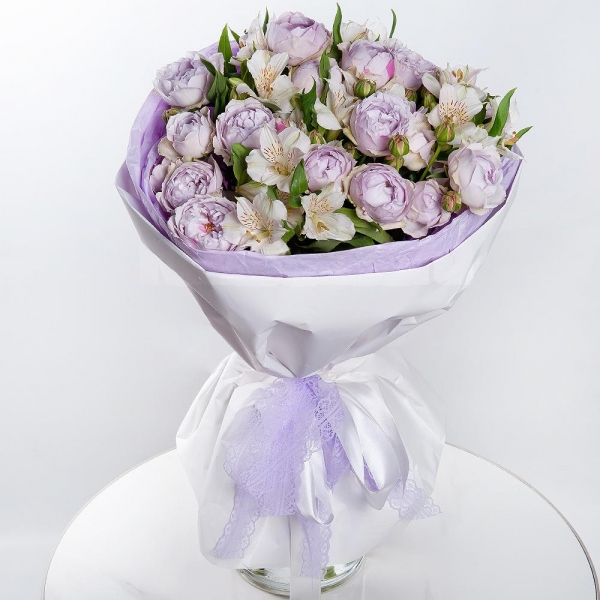 Peony sprayrose - 7, Alstromeria white, soft pink - 8, Wrapping Paper, Ribbon