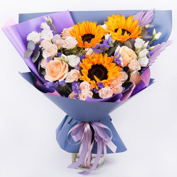 lisianthus - 4, Sunflower - 3, Spray rose: white, cream, light pink 50 cm - 6, Rose Cream 50 cm - 7, Eucalyptus Cinerea, Blue Statice, Dried flowers decor, Wrapping Paper
