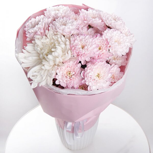 Baltica Pink Spray Chrysanthemum - 8, Magnum White Chrysanthemum - 1, Wrapping Paper