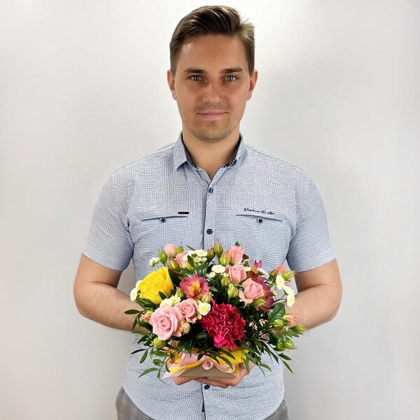 Pink carnation - 2, Yellow rose 50 cm - 1, Alstromeria Red, Bright Pink - 2, Bright pink spray rose mix, 50 cm - 1, Athos poms Stallion - 1, Oasis, Wrapping Paper, Pistachio